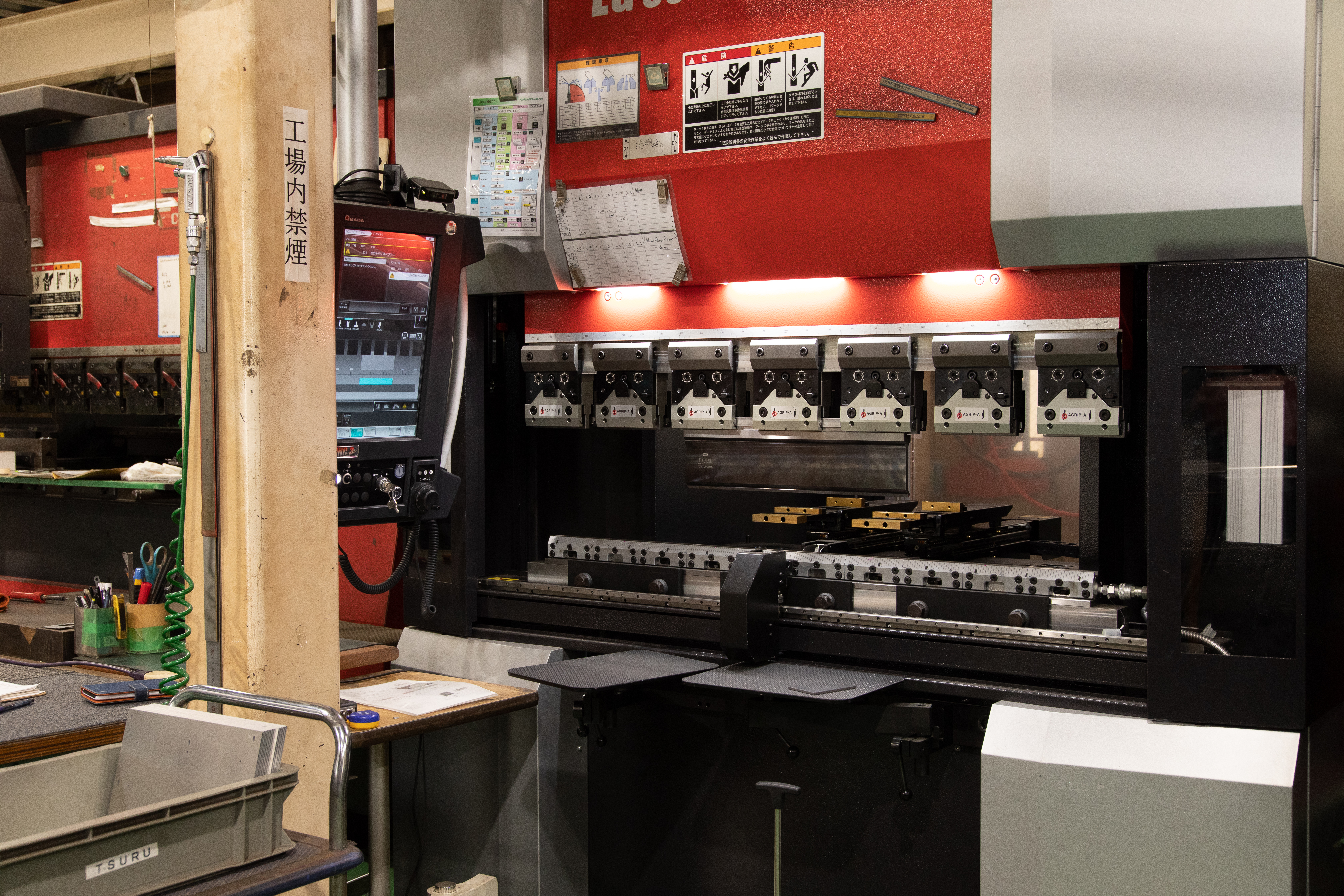 サーボベンディングマシン